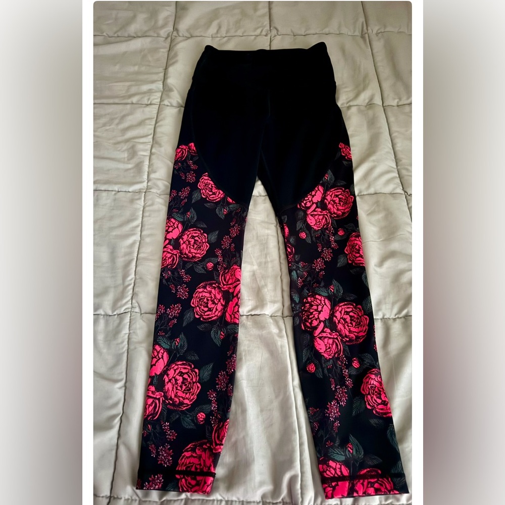 ZYIA Luxe Floral Leggings - Black and Pink 4 NWOT Never Worn - Picture 3 of 6